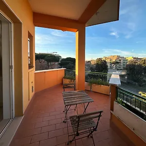 Appartamento Con Terrazza, Lido di Ostia